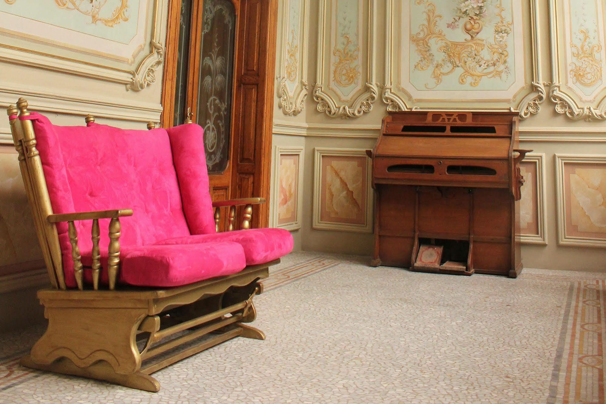 Leonora Hostal 푸에블라 외부 사진