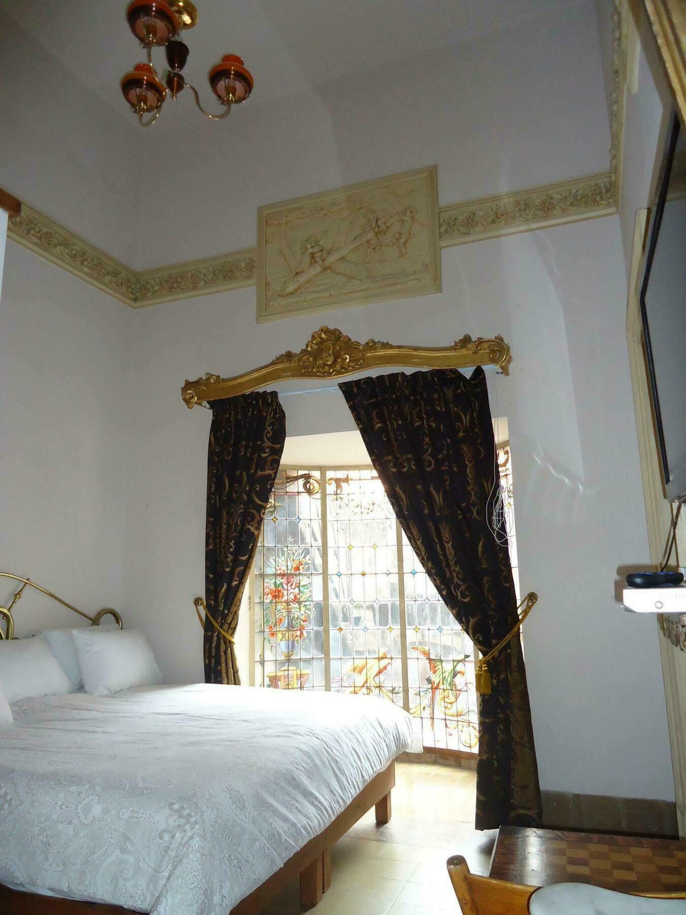 Leonora Hostal 푸에블라 외부 사진